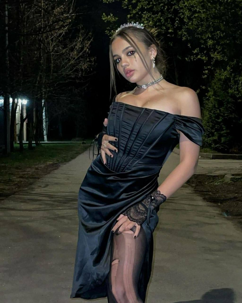 Exciting amateur Brunette Corset Dress porn HotiFy (@hotify)