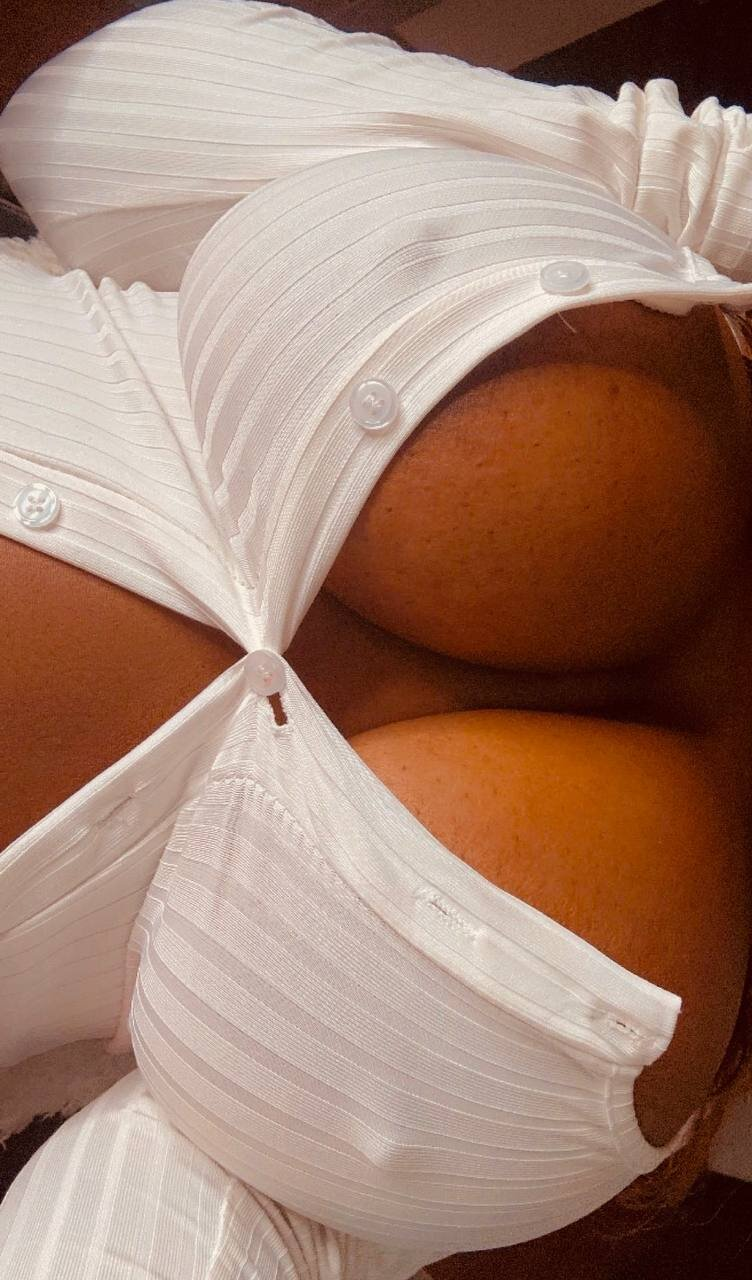 Exciting amateur Big Tits Boobs Ebony Latina porn Kim Sanders (@kimsanderss)