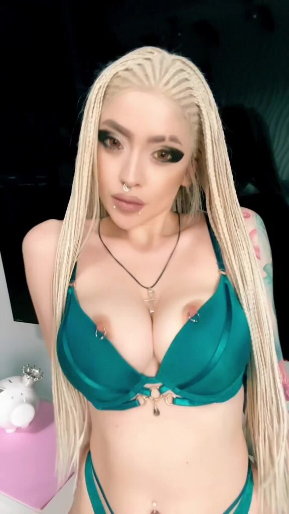 Exciting amateur Big Tits Blonde OnlyFans Nipple Piercing porn Wolfie (@vvolfie_)