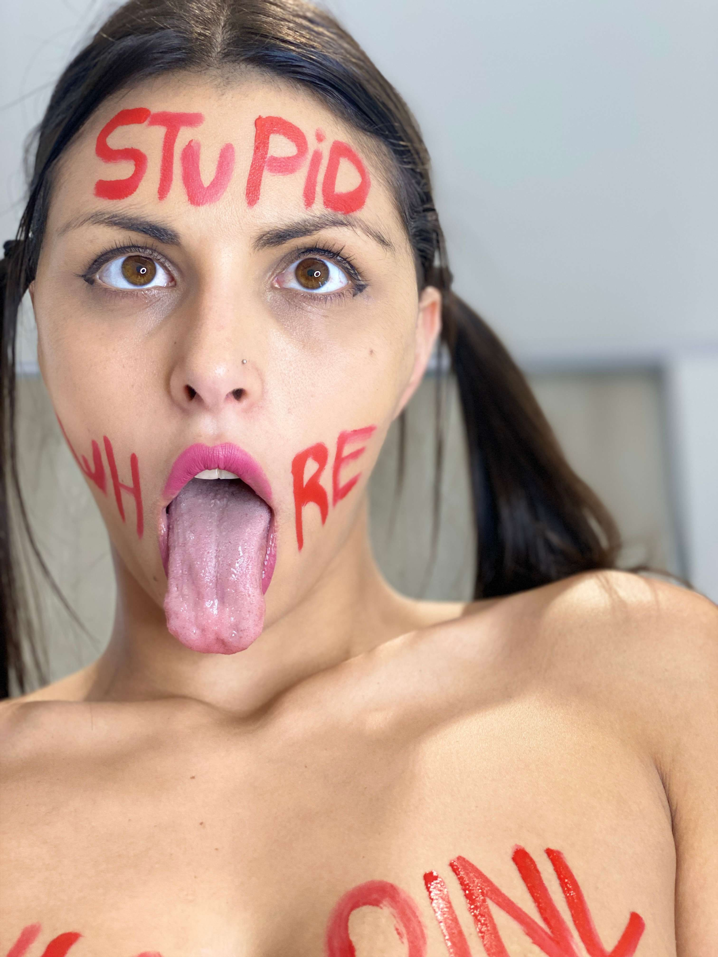 Exciting amateur Brunette Braless Eye Contact Facial Expression porn OnlyFans Leak (@onlyfans-leak)