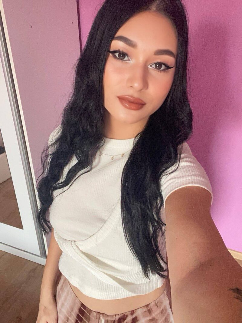 Exciting amateur Amateur Clothed 19 Years Old Teen porn ScarlettVip (@sophiessecretsss)