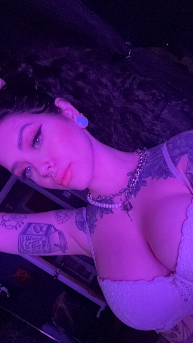 Exciting amateur Amateur Alternative Bra Hotwife porn ✨Katherine✨ (@international3th0t)