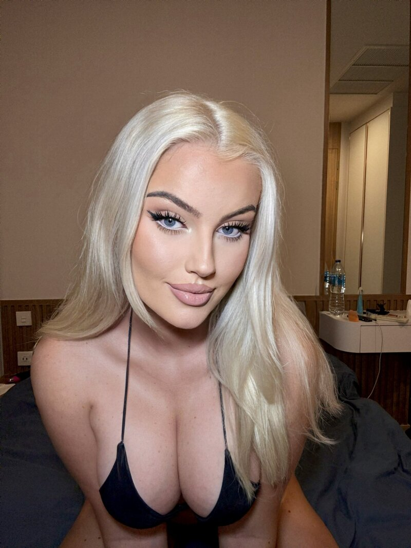 Exciting amateur Big Tits Blonde Bikini Blue Eyes porn ELSA THORA 👸🏼 (@elsathora)