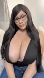 clapping-boobs