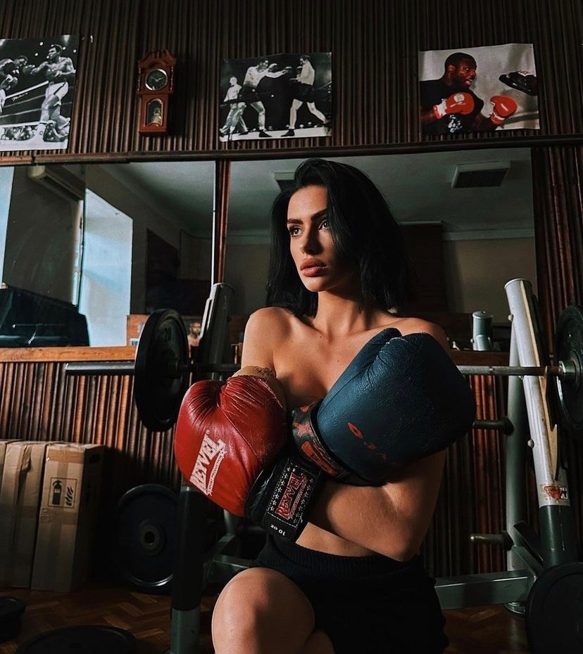 Exciting amateur Athletic Brunette Female porn HotiFy (@hotify)