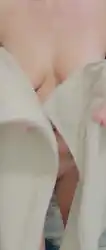 girls-showering