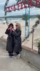 girls-kissing-girls