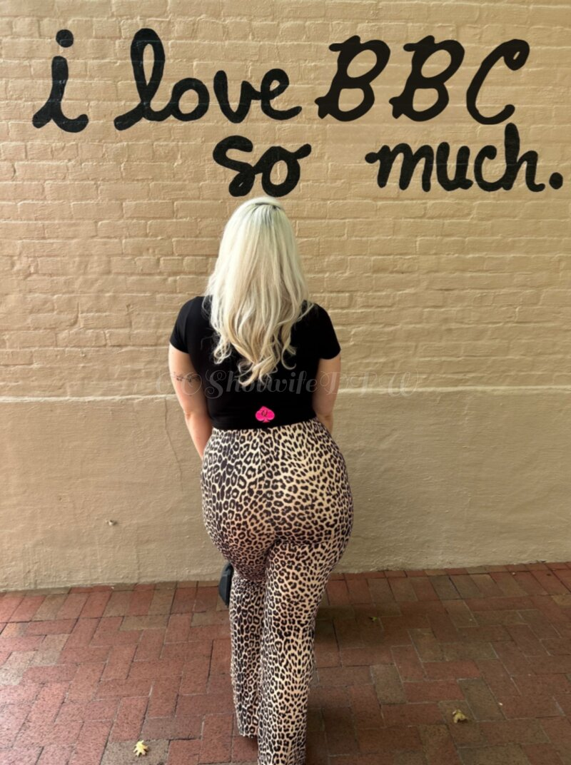 Exciting amateur BBC Slut Clothed Hotwife porn Lilly Lonestar (@qoshotwifedfw)