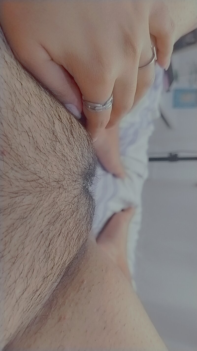 Exciting amateur Amateur Brunette Homemade Hairy Pussy porn 🎄BIG PU$$Y🎄 (@sigridvip)
