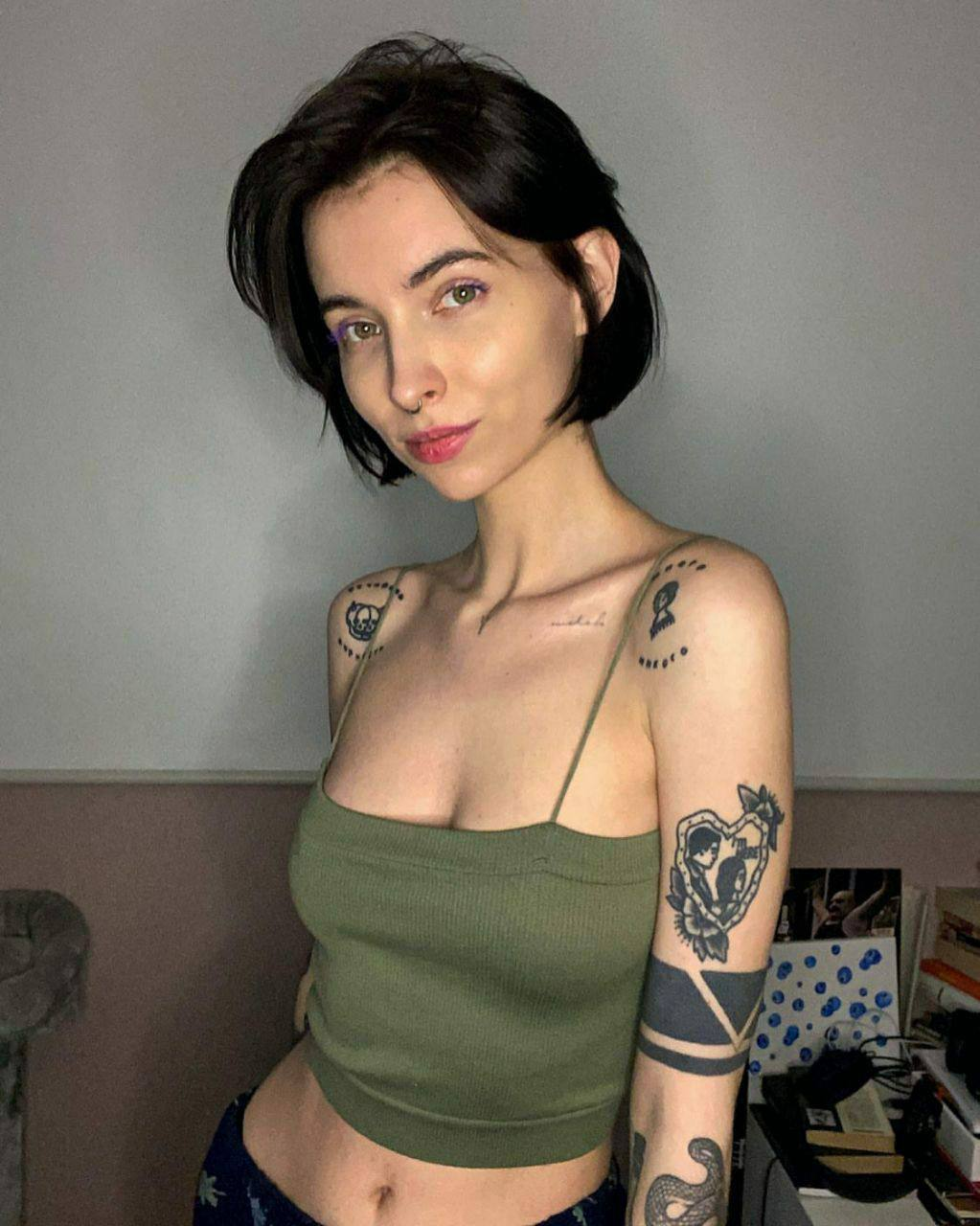 Exciting amateur Abs Brunette Green Eyes Pale porn HotiFy (@hotify)