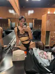 strip-girls