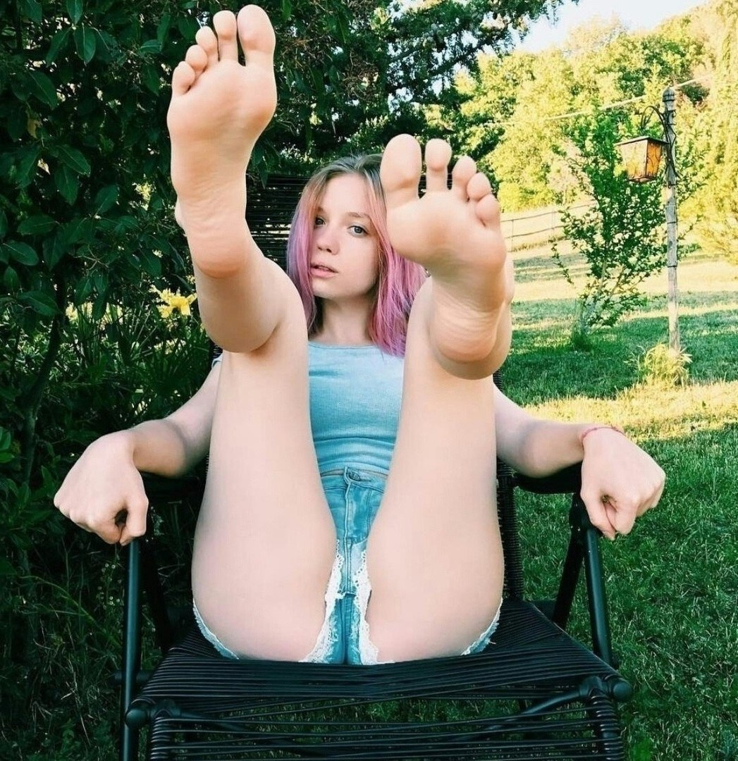 Exciting amateur Feet Jean Shorts Legs porn HotiFy (@hotify)