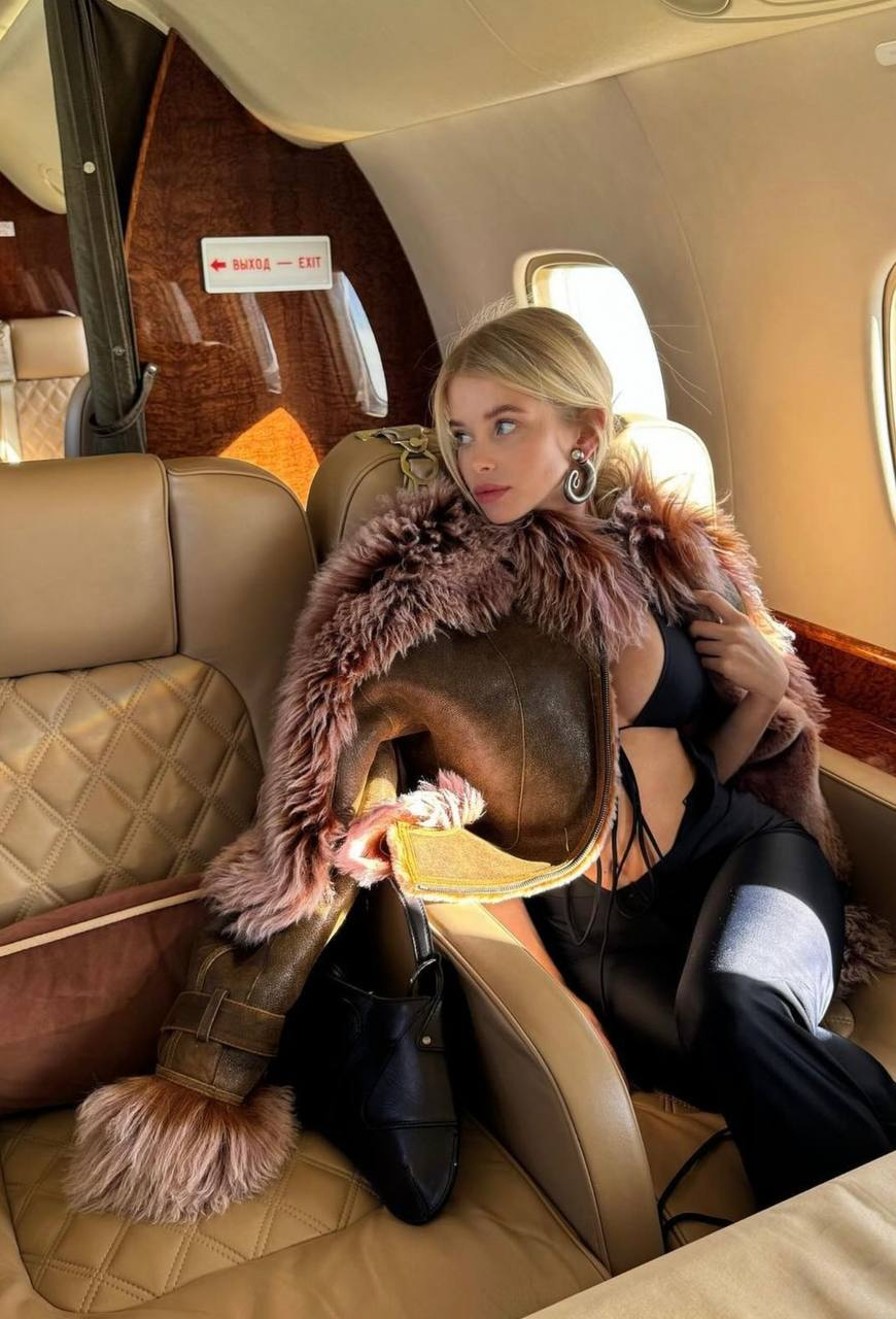 Exciting amateur Airplane Blonde Long Hair NSFW porn HotiFy (@hotify)