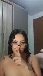 girls-with-glasses