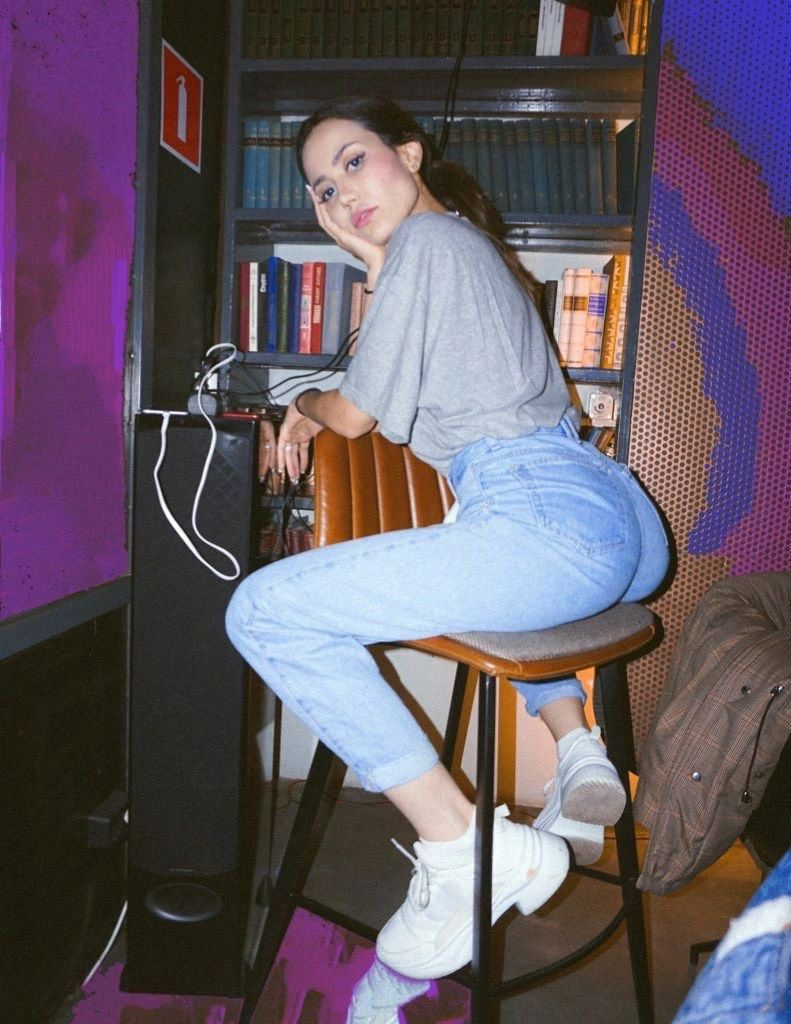 Exciting amateur Female Jeans Long Hair Sneakers porn HotiFy (@hotify)