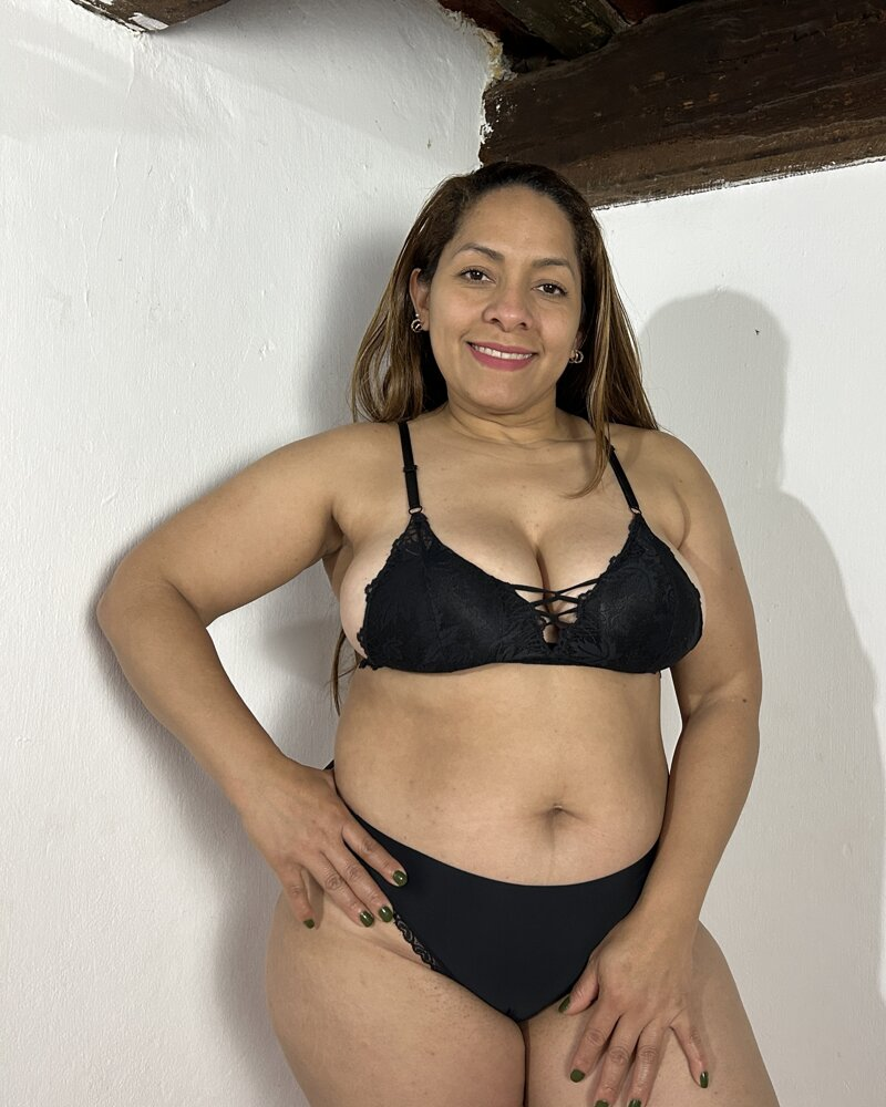 Exciting amateur Latina MILF Solo porn Sussy Mommy (@sussylovelace)
