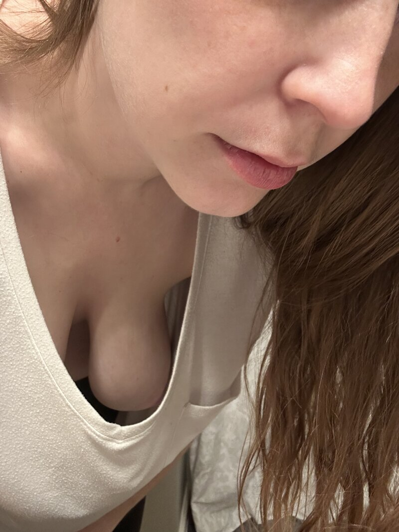 Exciting amateur Big Tits Boobs Bouncing Tits porn Kara 🧡 (@manualmama66)