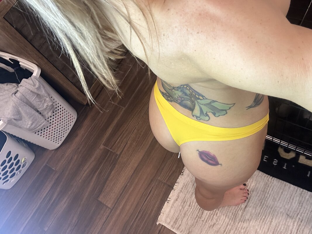 Exciting amateur Ass Amateur MILF porn Fit and Fun Wife (@fitwife1983)