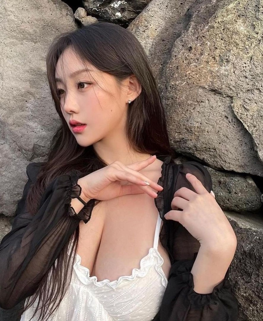 Exciting amateur Asian Brunette Busty porn HotiFy (@hotify)