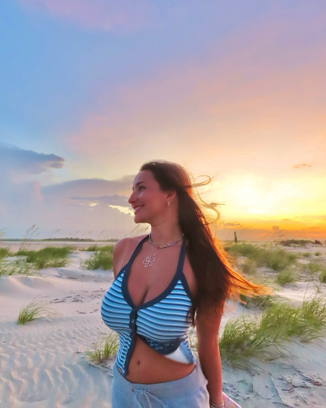 Exciting amateur Brunette Busty Beach porn HotiFy (@hotify)